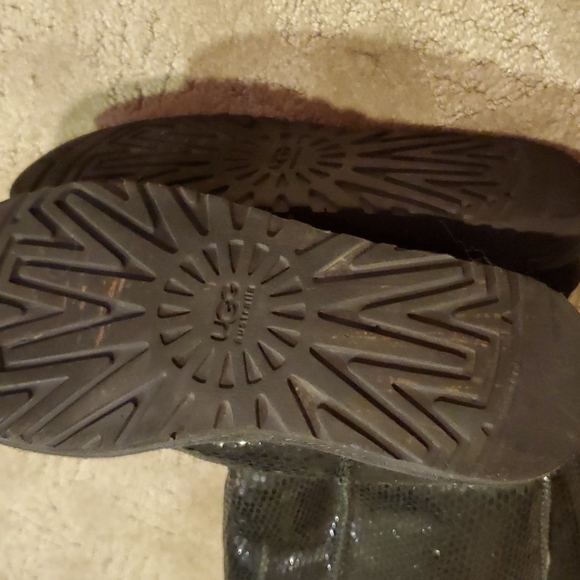 UGG Australia Black Snake Print W8 Boot - Picture 8 of 8